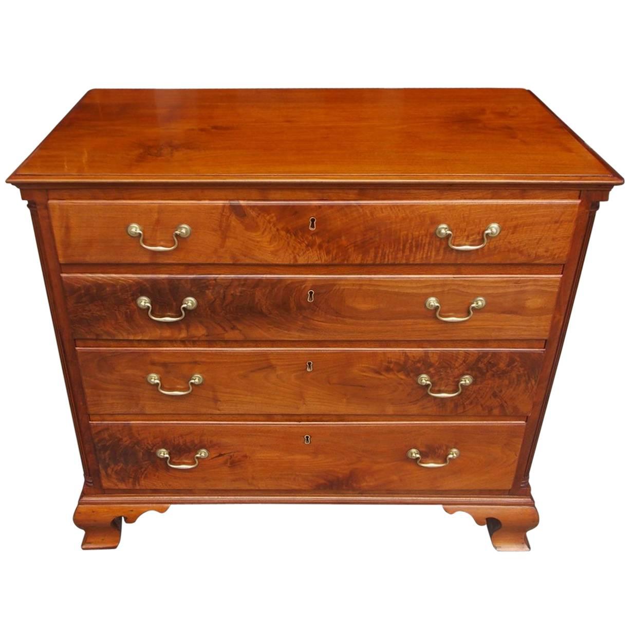 American Chippendale Figured Walnut Graduated Chest of Drawers, Phil, Circa 1760 For Sale