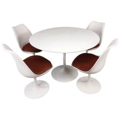 Eero Saarinen Tulip Base Dining Set