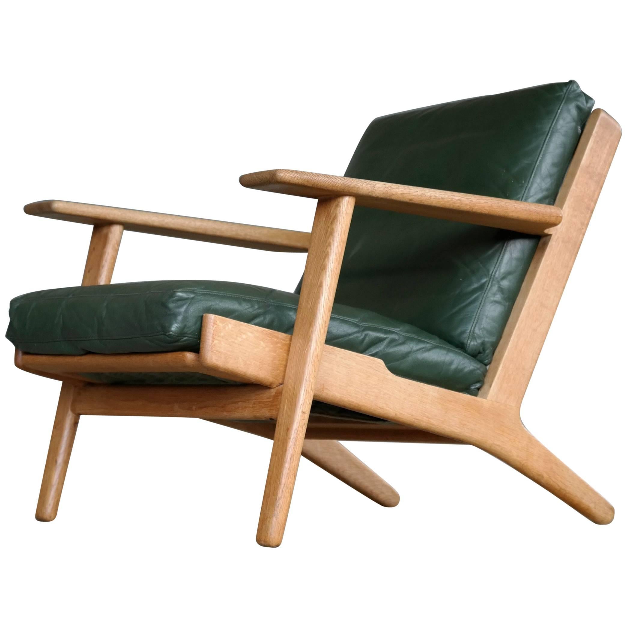 Hans Wegner Low Back Lounge Chair Model GE290 for GETAMA Oak and Green Leather