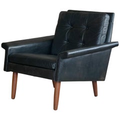 Illum Wikkelsø Style Easy Chair in Black Leather and Teak Denmark, 1960s