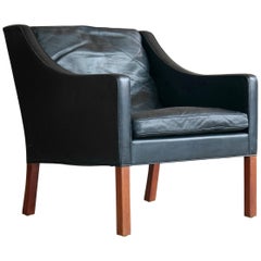 Borge Mogensen Model 2207 Lounge Chair in Black Leather and Teak for Fredericia