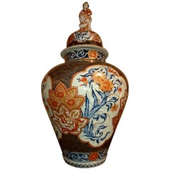 18th Century, Large Japanese Imari Decoration Porcelain Covered Jar