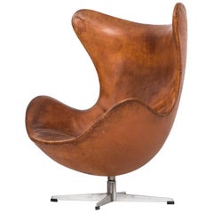 Arne Jacobsen Early Egg Chair by Fritz Hansen in Denmark