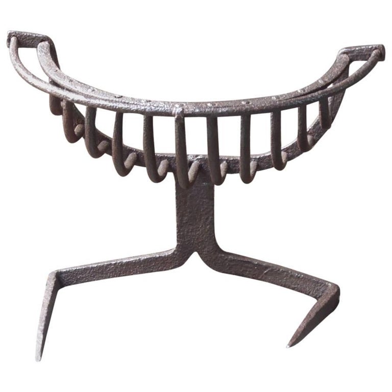 17th Century Dutch Fireplace Grate or Fireplace Basket For Sale at 1stDibs