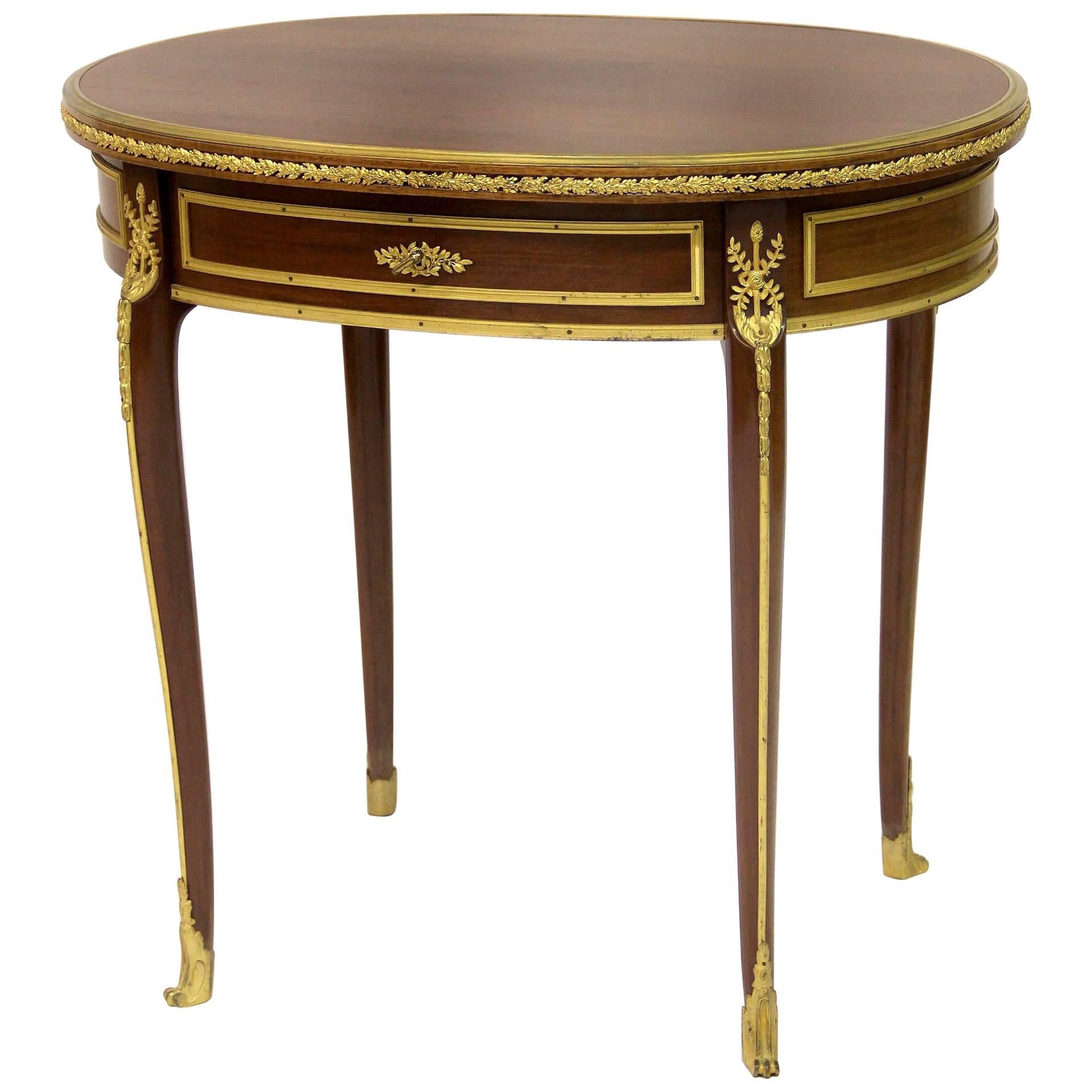 Table d'appoint de belle qualité de la fin du 19ème siècle montée sur bronze doré