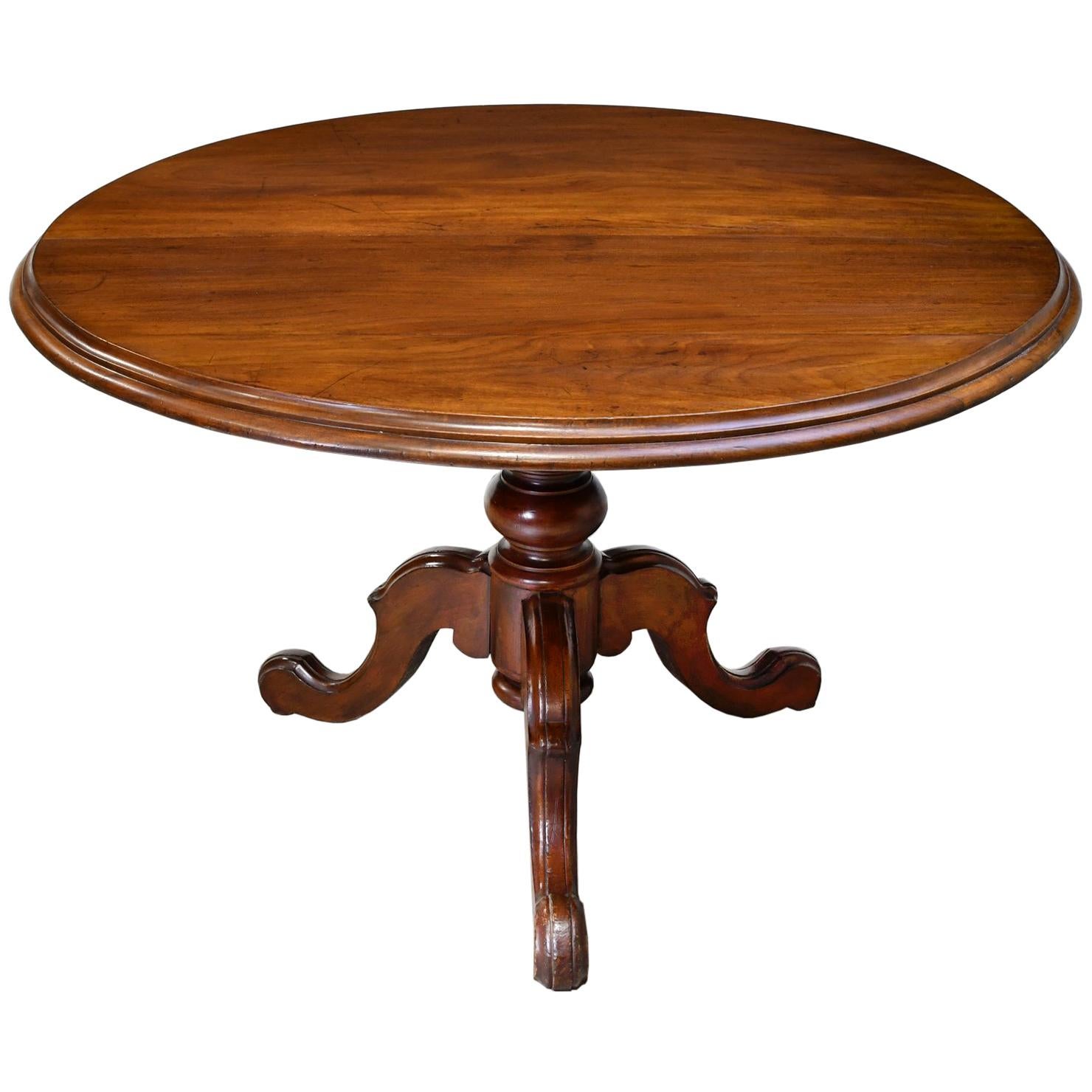 19th Century Round English Tilt-Top Pedestal Table in Walnut