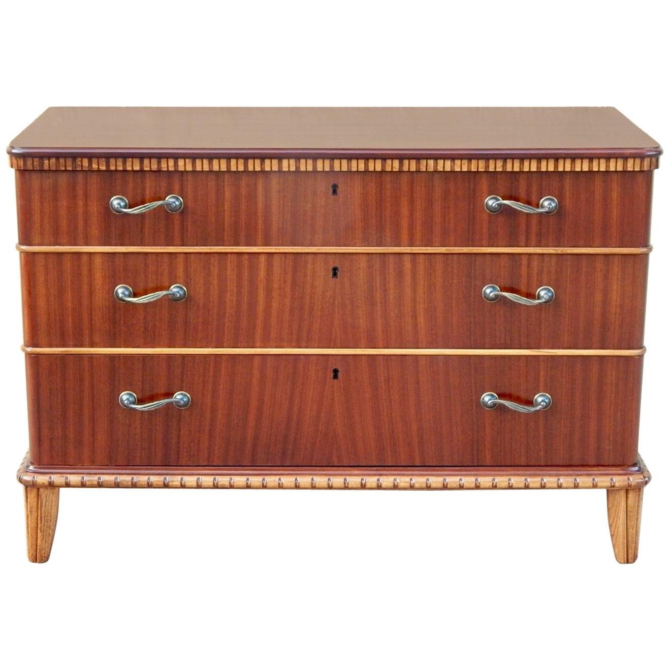 Swedish 1940s Moderne Chest of Drawers in Mahogany and Birch For Sale