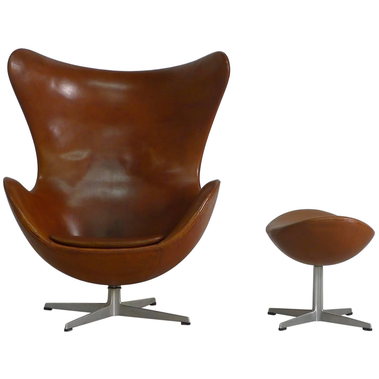 Arne Jacobsen Egg Chair and Ottoman in Original Brown Leather, Danish, 1960s