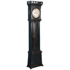Ancienne horloge grand-père danoise du 19ème siècle peinte en noir