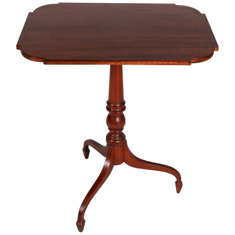 Antique Federal Style Mahogany TiltTop Candle/Lamp Stand, 19th Century