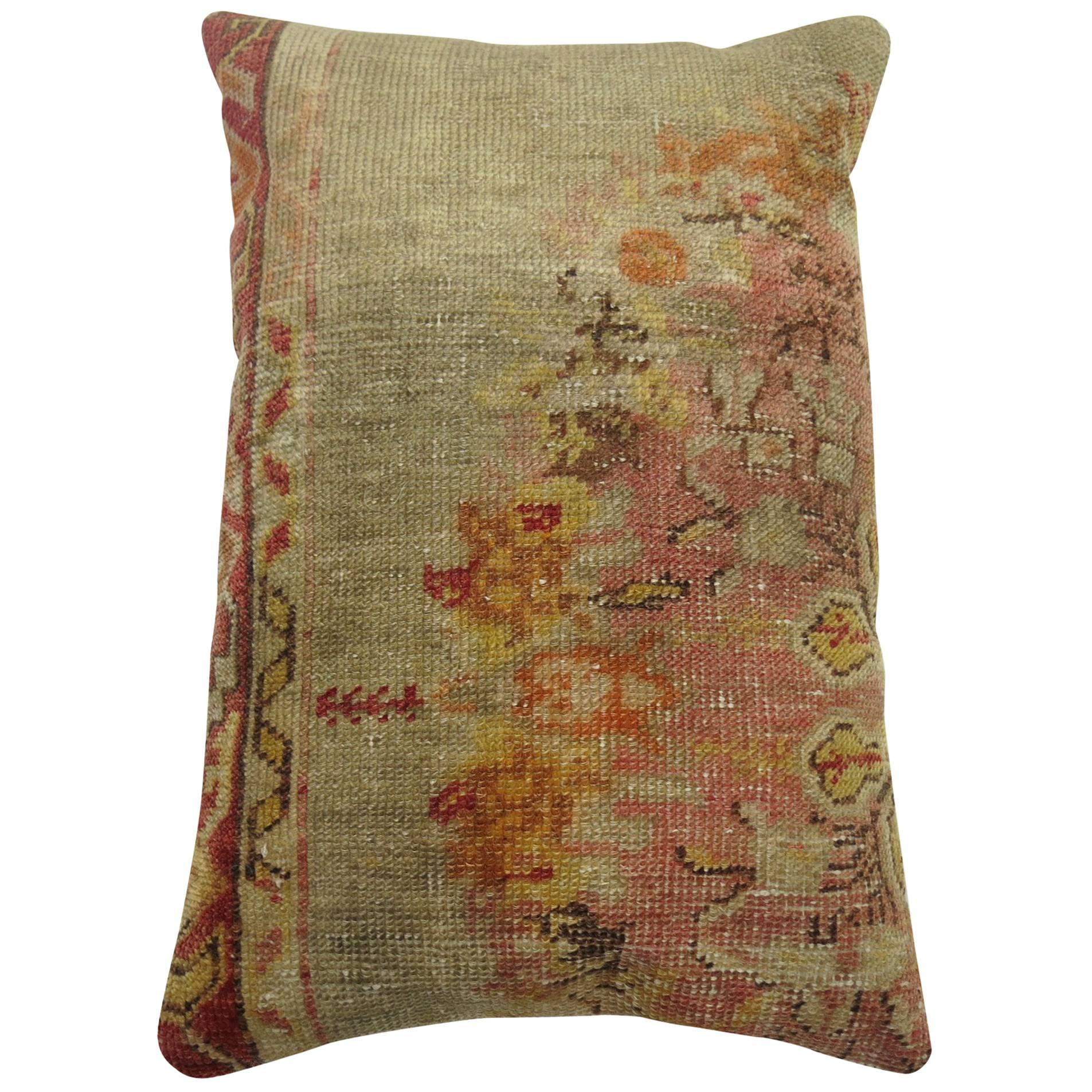 Coussin de tapis Oushak vintage bleu et rose