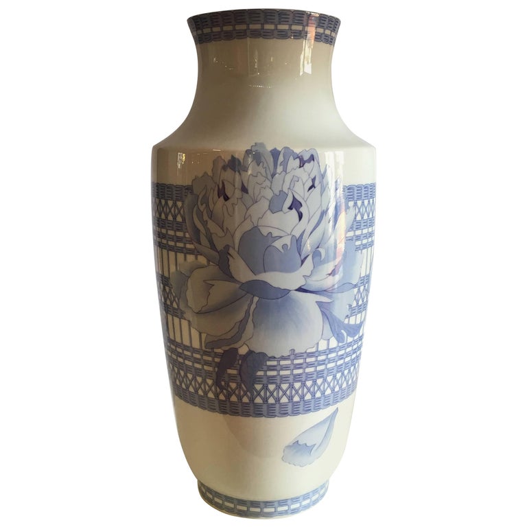 Hermès Porcelain Vase "Les pivoines" For Sale at 1stdibs