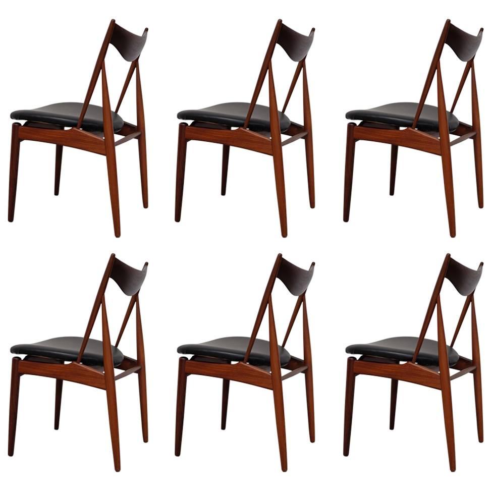 Beautiful Design by Kurt Østervig, Set of Six Dining Chairs in Walnut