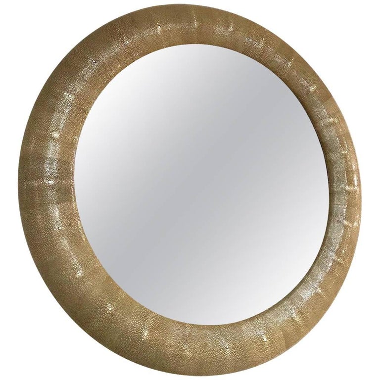 Italian Contemporary Round Mirror in Light Taupe Gray Shagreen For Sale