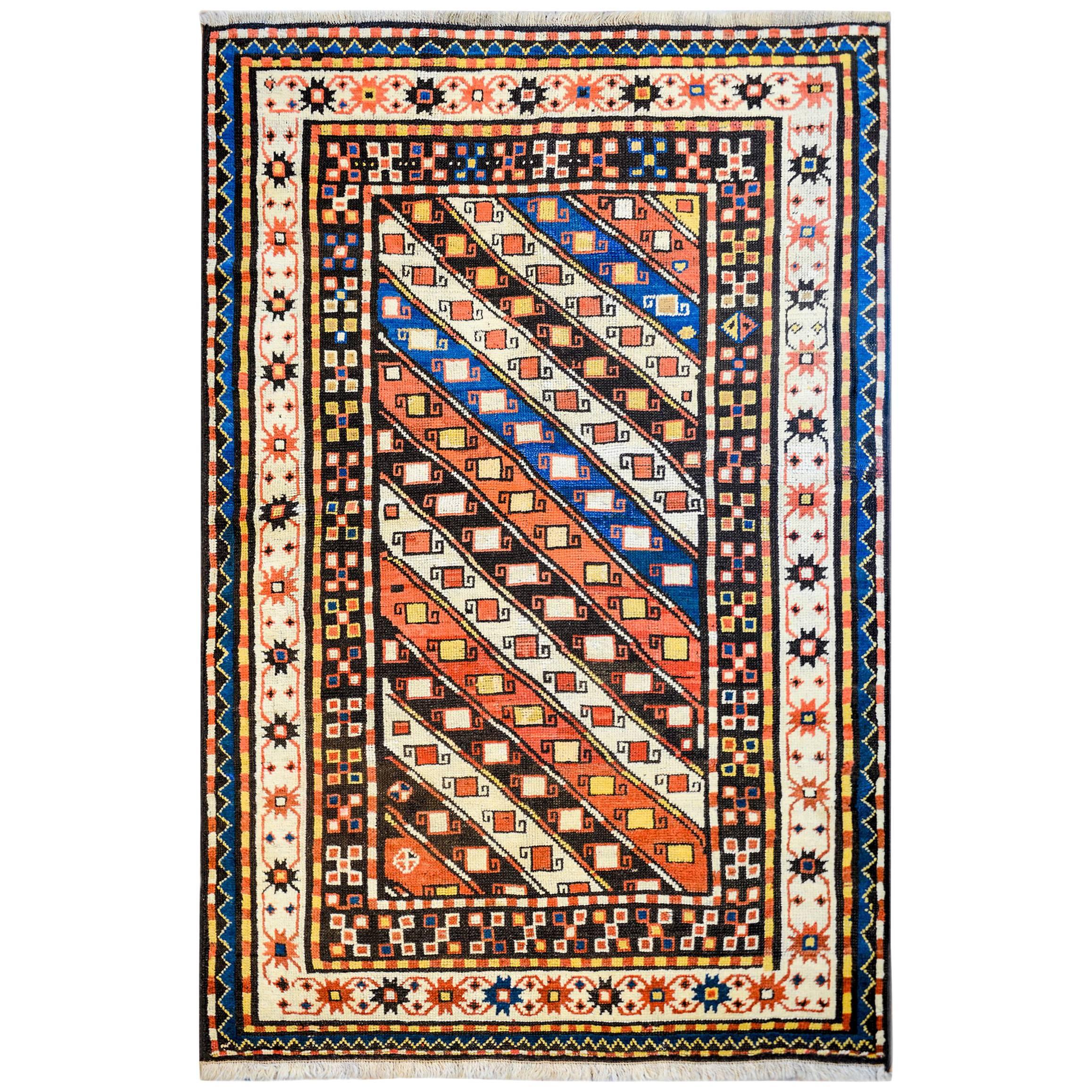 Fantastique tapis kazakh de la fin du 19e siècle en vente