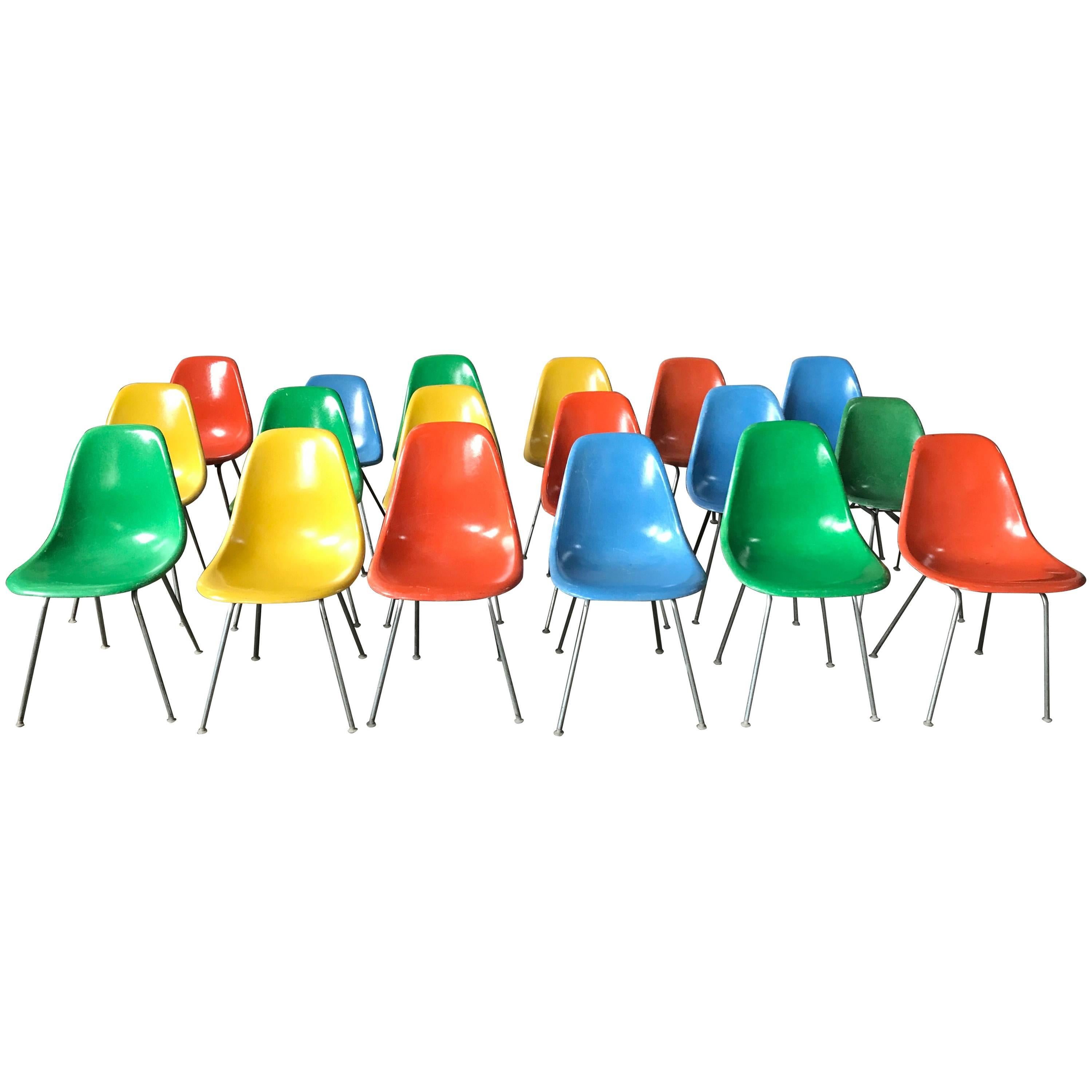 Set of 18 Charles and Ray Eames Fiberglass Scoop Shell Chairs DSX Herman Miller