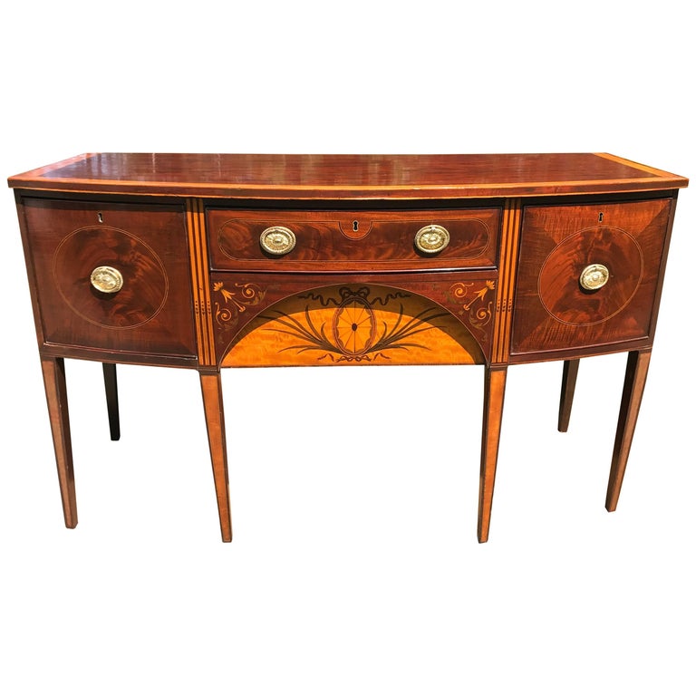 Hepplewhite Sideboard American, ca 1810 For Sale at 1stdibs