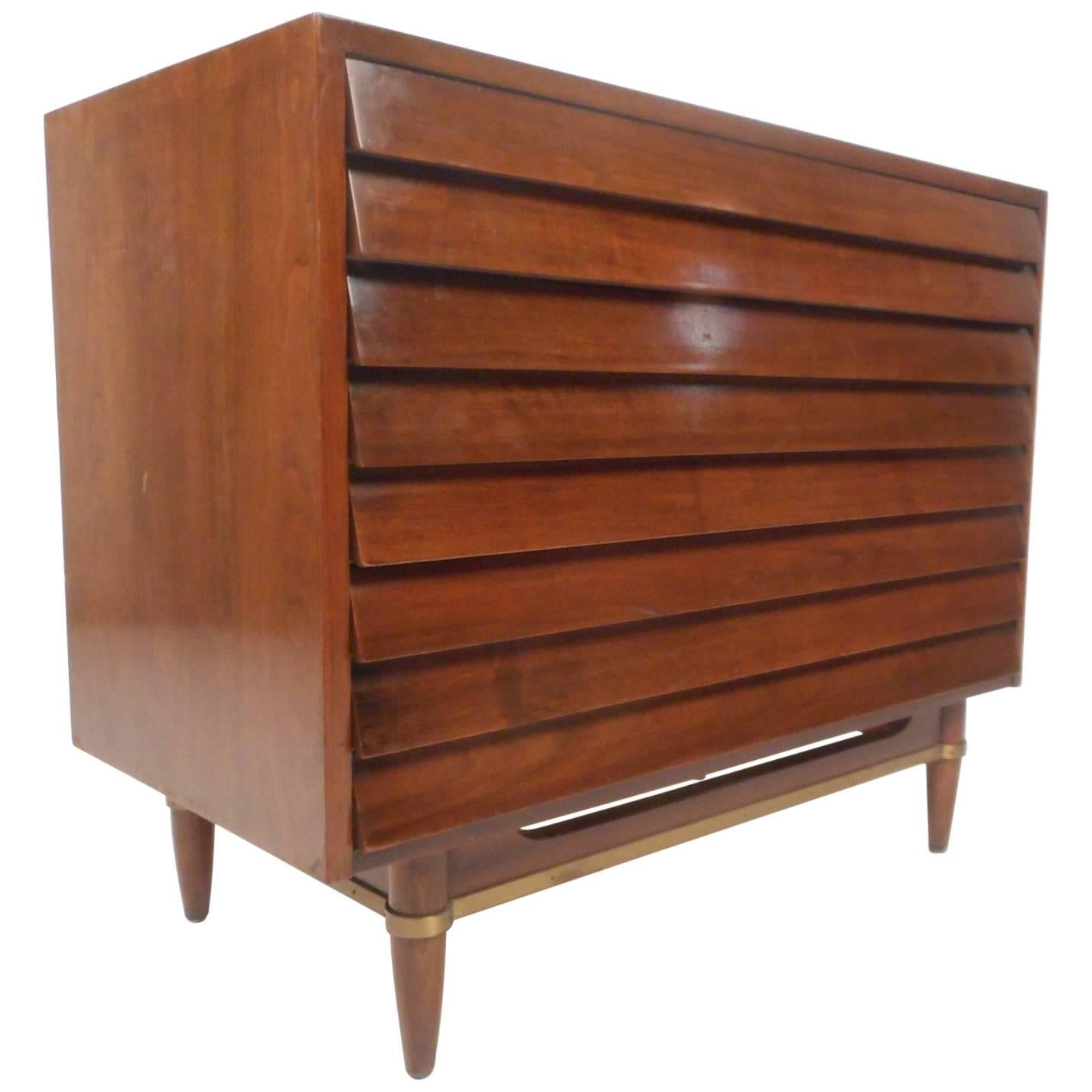 Mid-Century Modern Chest of Drawers by American of Martinsville
