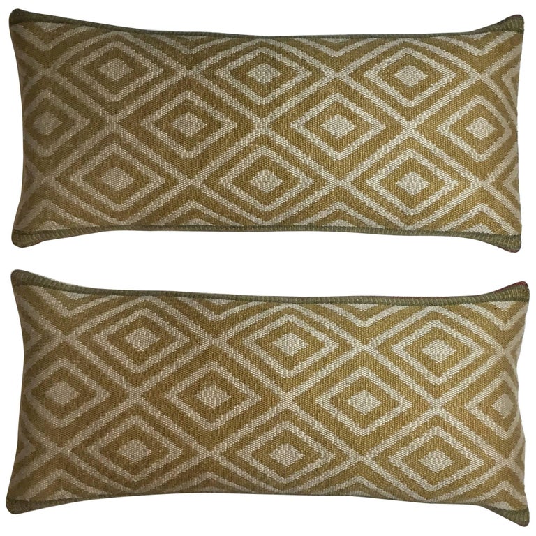 Pair of Vintage Pillows For Sale at 1stDibs