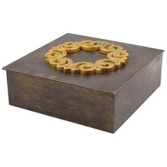 Mid-Century Modernist Brass Decorative Lidded Box, France, circa 1940s 4
