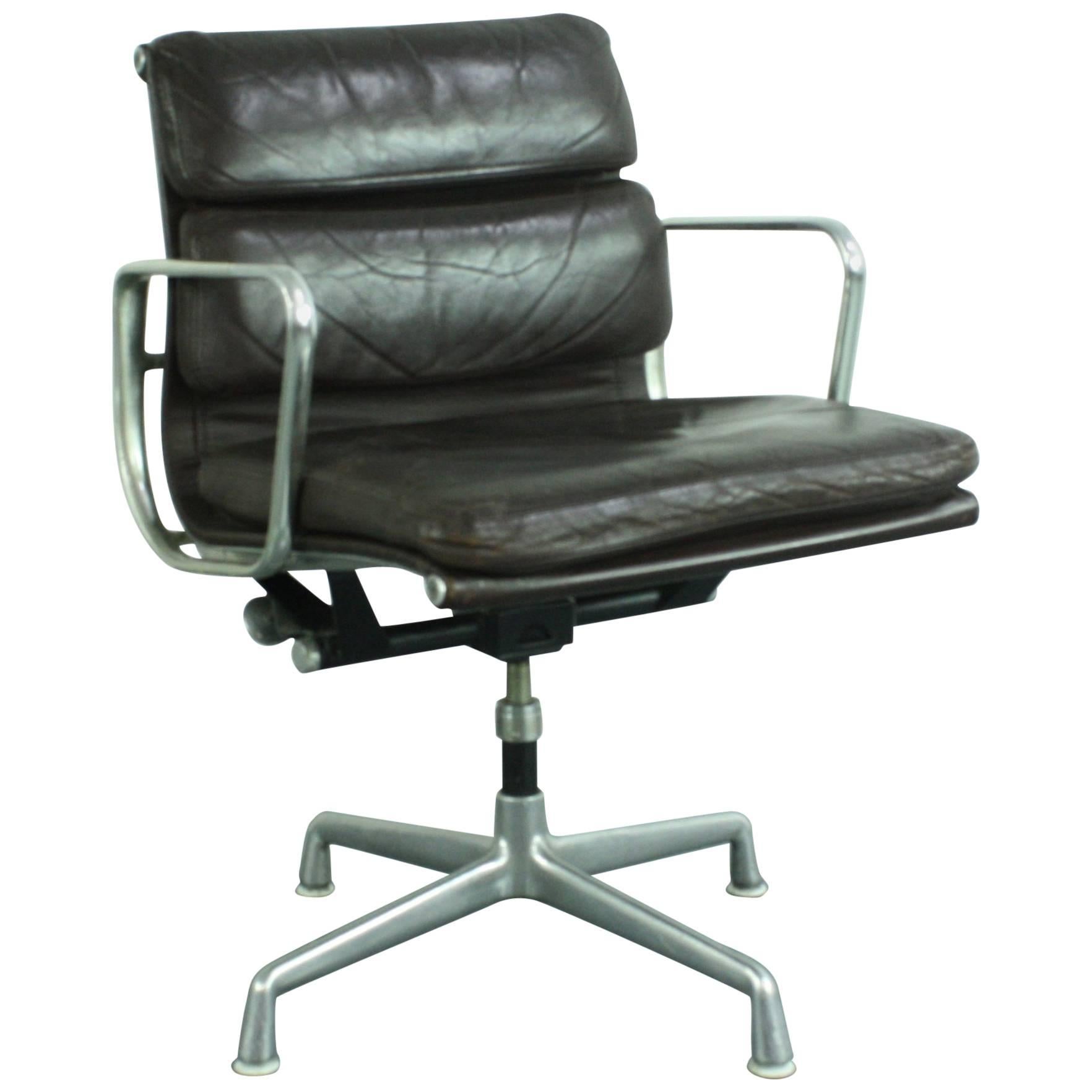Eames Herman Miller Dark Brown Leather Soft Pad Group Chair For Sale