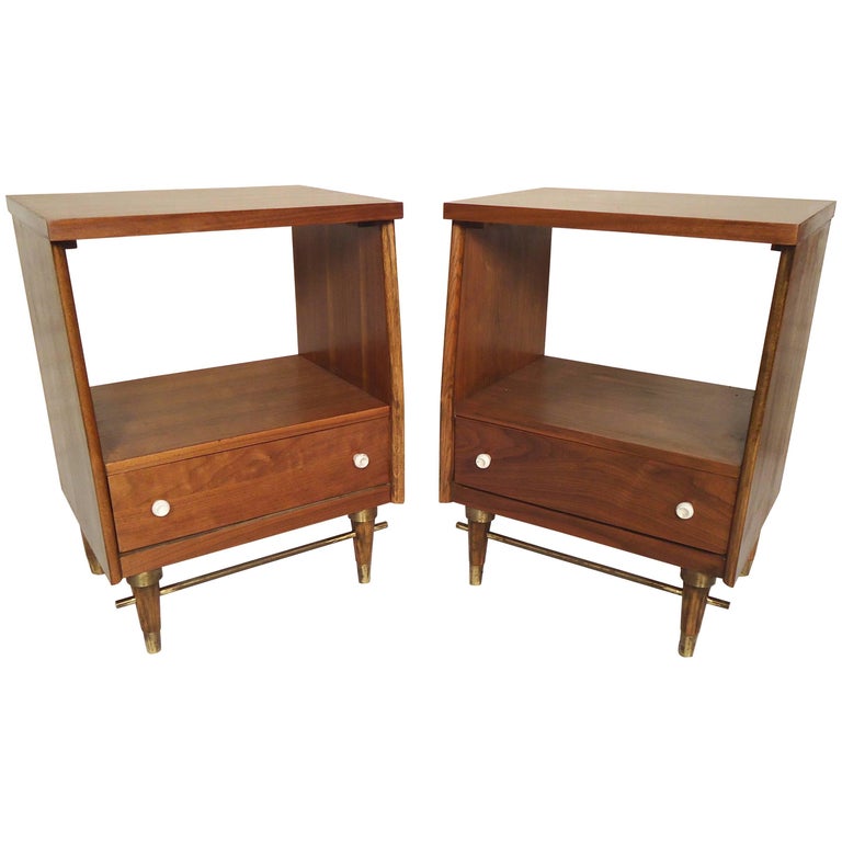 MidCentury Modern Bedside Tables at 1stDibs