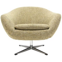 Overman Swivel Chair in Original 1970s Beautiful Tweed Upholstery