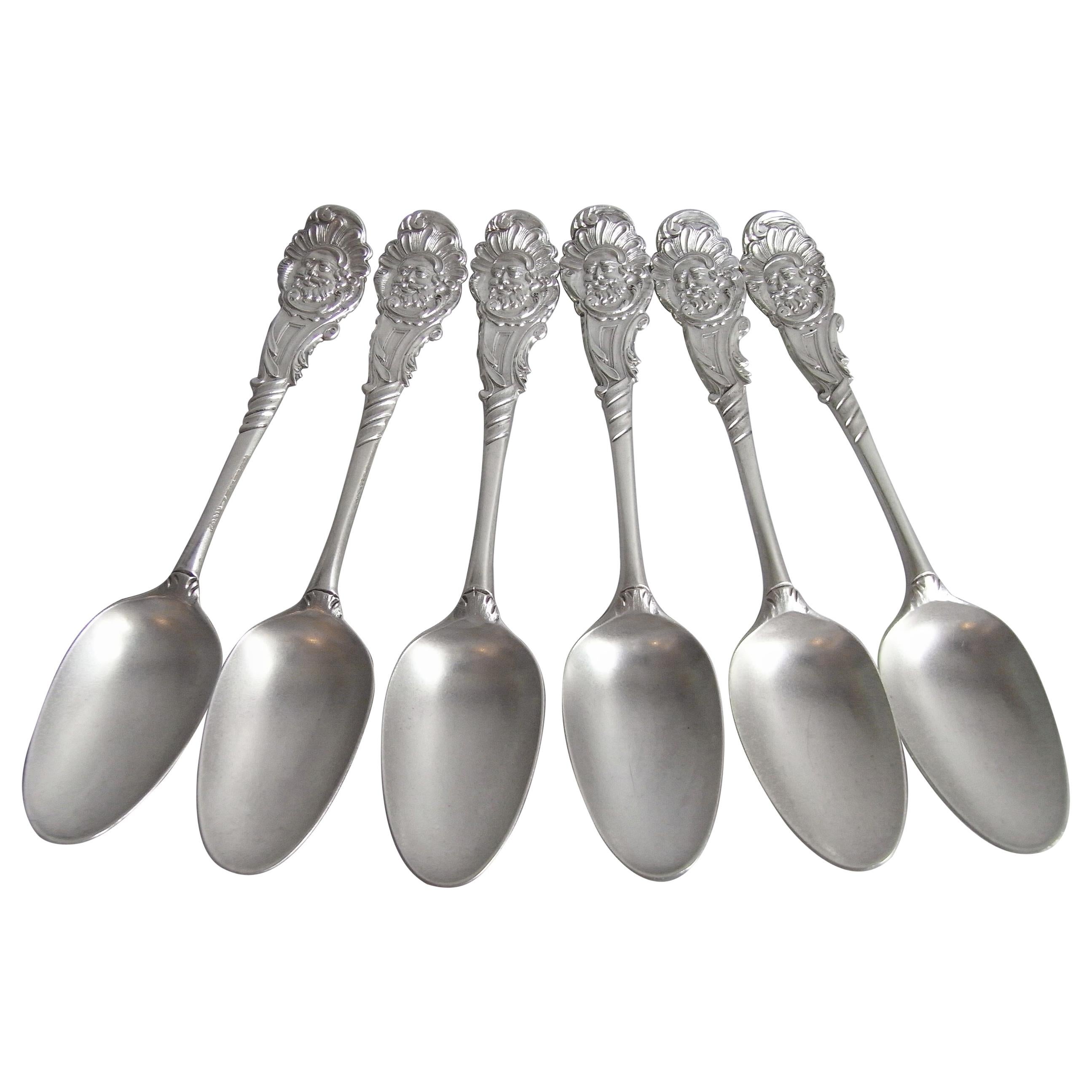 Set of Six George II Cast Teaspoons Made in London, circa 1750 by Thomas Dene For Sale