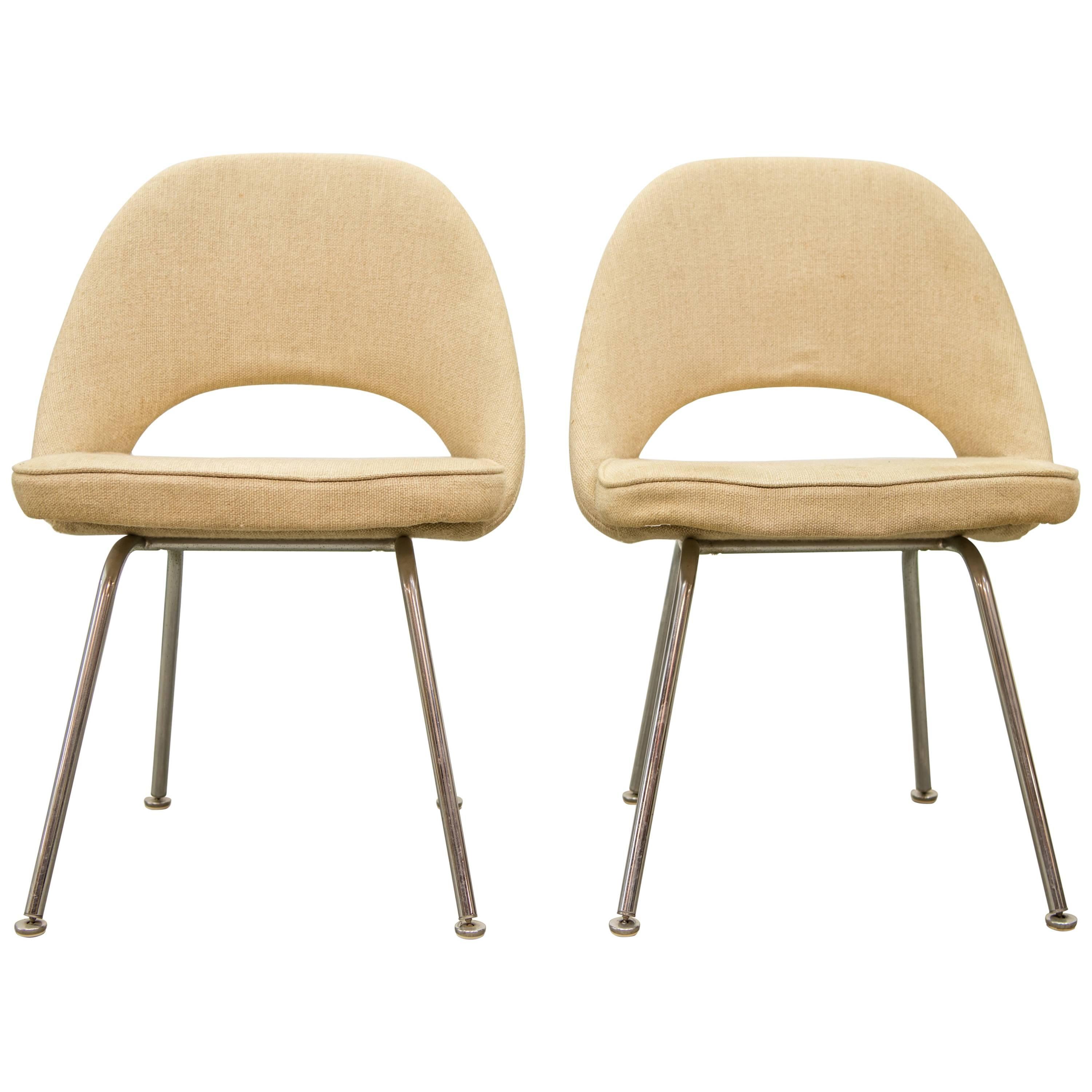 Eero Saarinen for Knoll, Pair of Dining Chairs on Chrome Feet For Sale