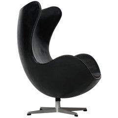 Arne Jacobsen Egg Chair Model 3316 by Fritz Hansen in Denmark