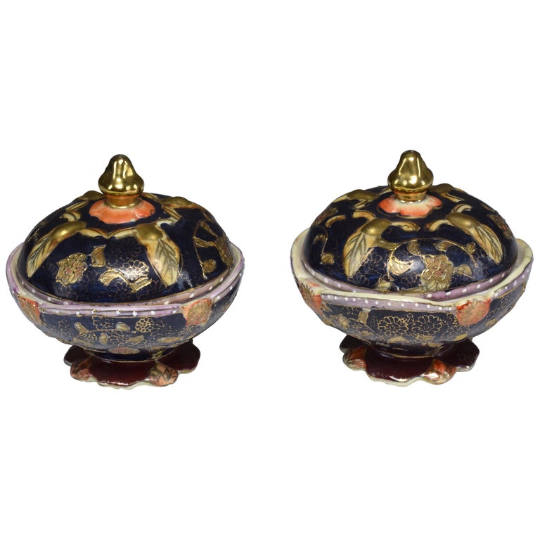 Pair of Antique Japanese Meiji Period Porcelain Trinket or Jewelry Boxes For Sale