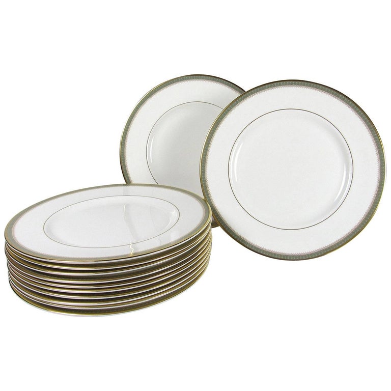 Set of Twelve Royal Doulton 'Clarendon' Dinner Plates For Sale at 1stdibs