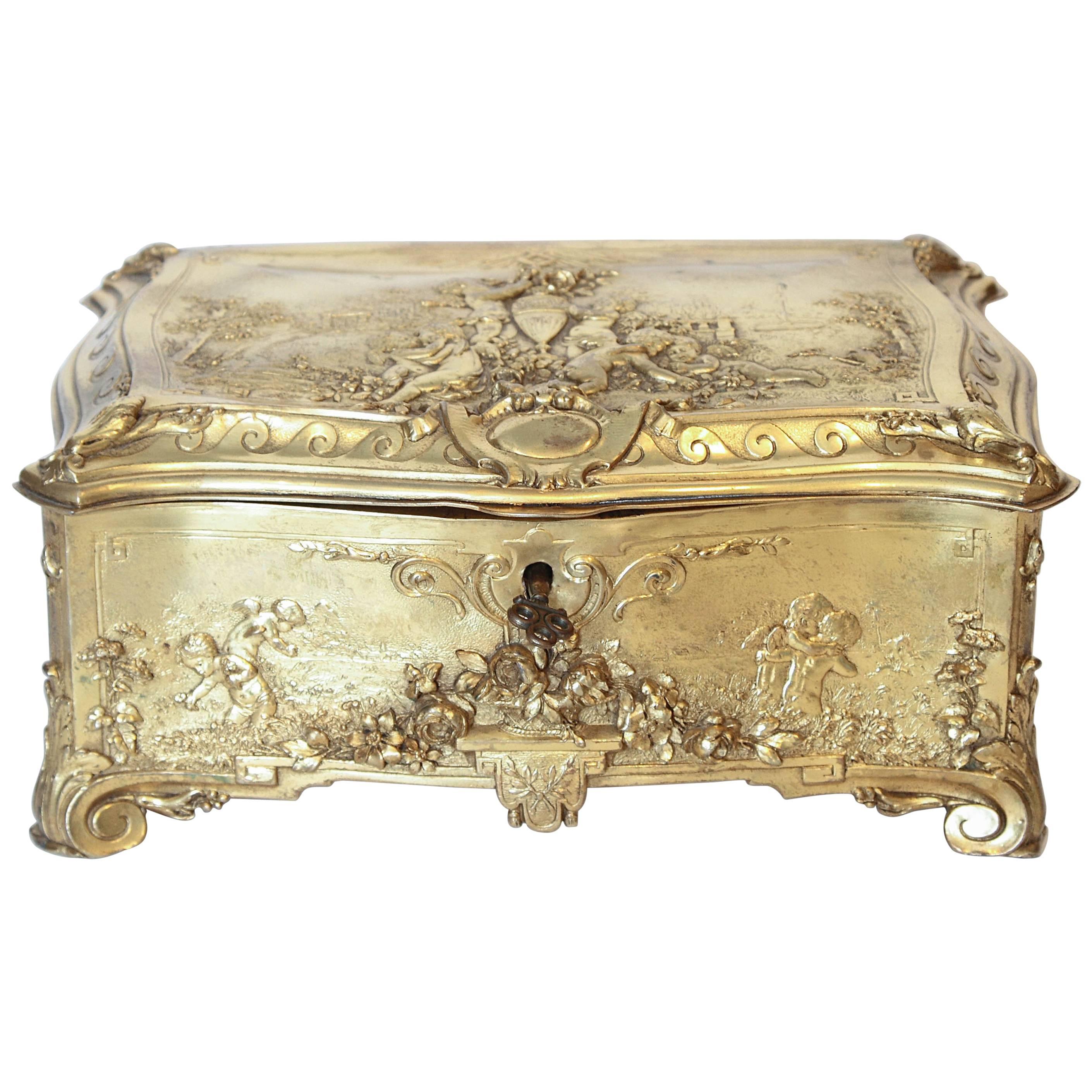 Grand coffret français du 19ème siècle en bronze finement doré en vente