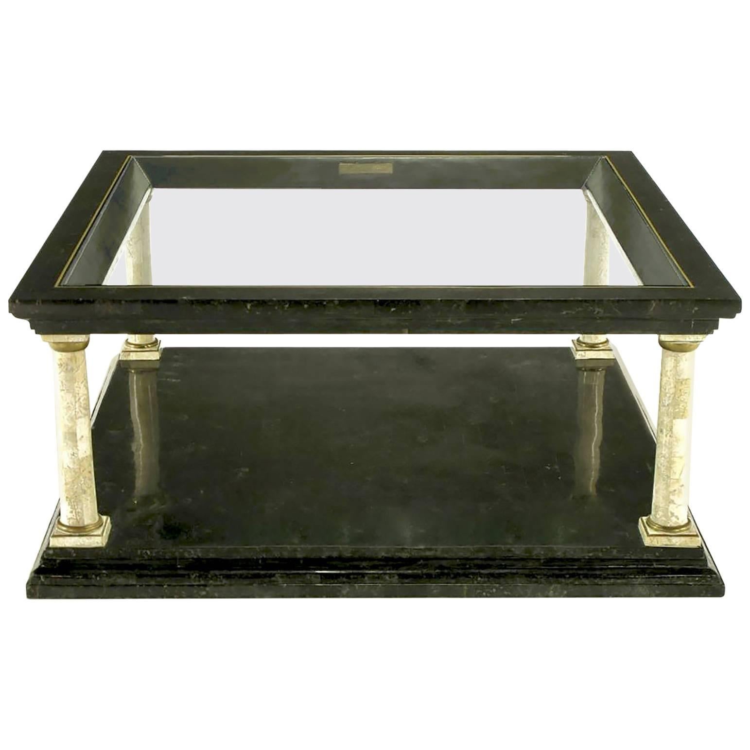 Table basse de style néo-empire Maitland-Smith en marbre noir et pierre fossile en vente