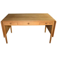 Hans J. Wegner Desk in Oak AT-305