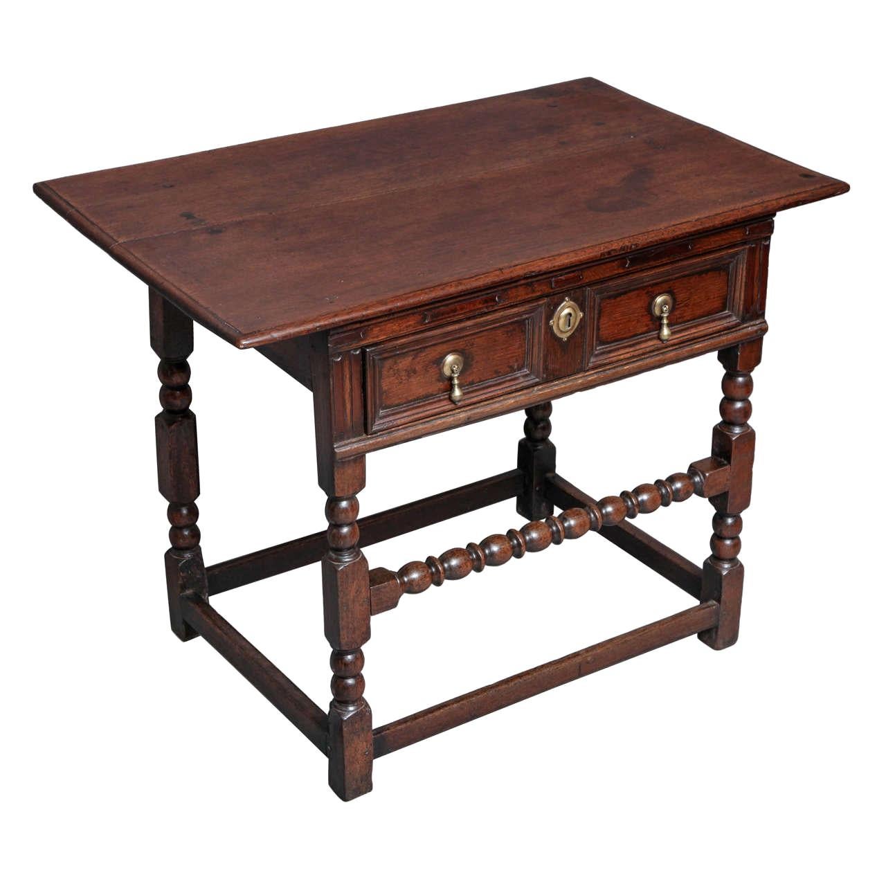 Table d'appoint en chêne Charles II en vente