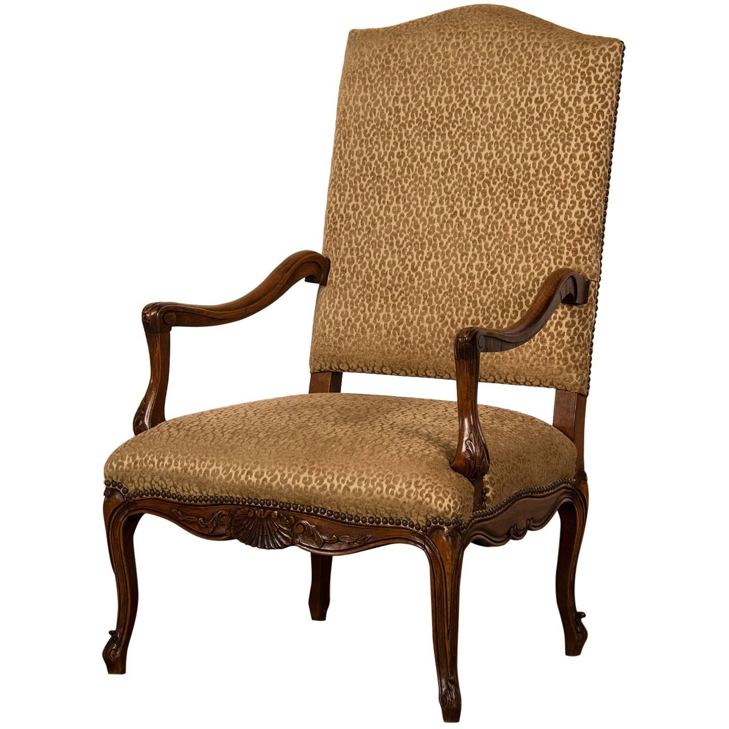 Antique French Louis XV Style Walnut Armchair ‘Fauteuil’, circa 1880 For Sale