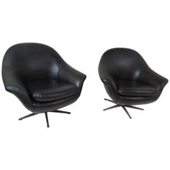Retro Overman Pair of Swivel Chairs in Black Vinyl