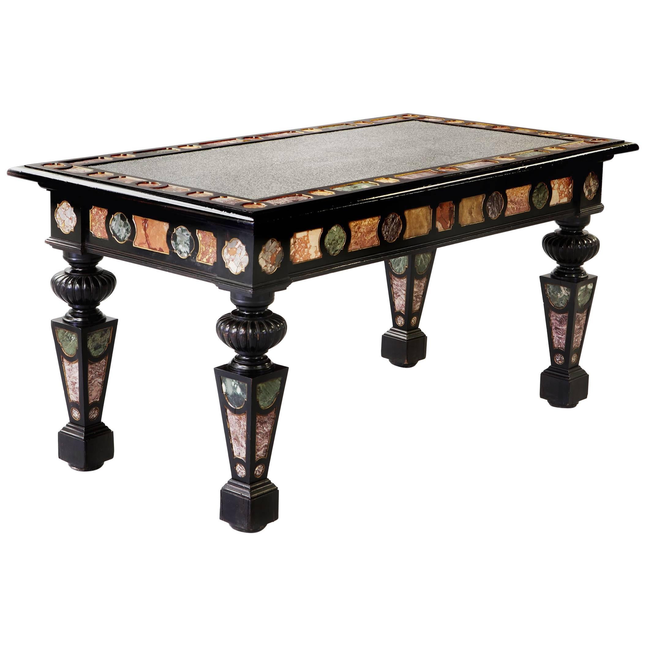 Importante table de centre en marbre Florentine du 19e siècle