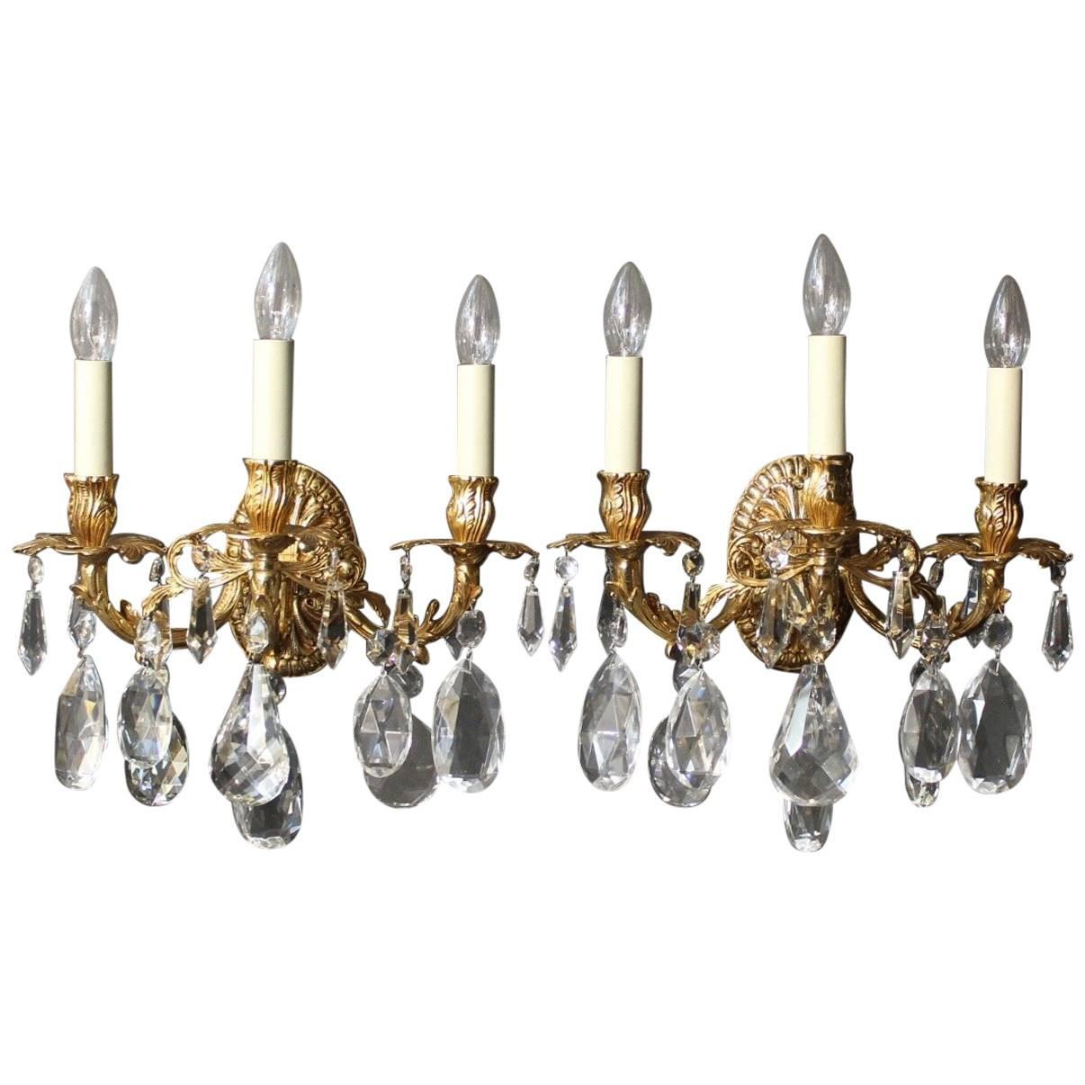 Italian Pair of Gilded Bronze and Crystal Wall Lights For Sale