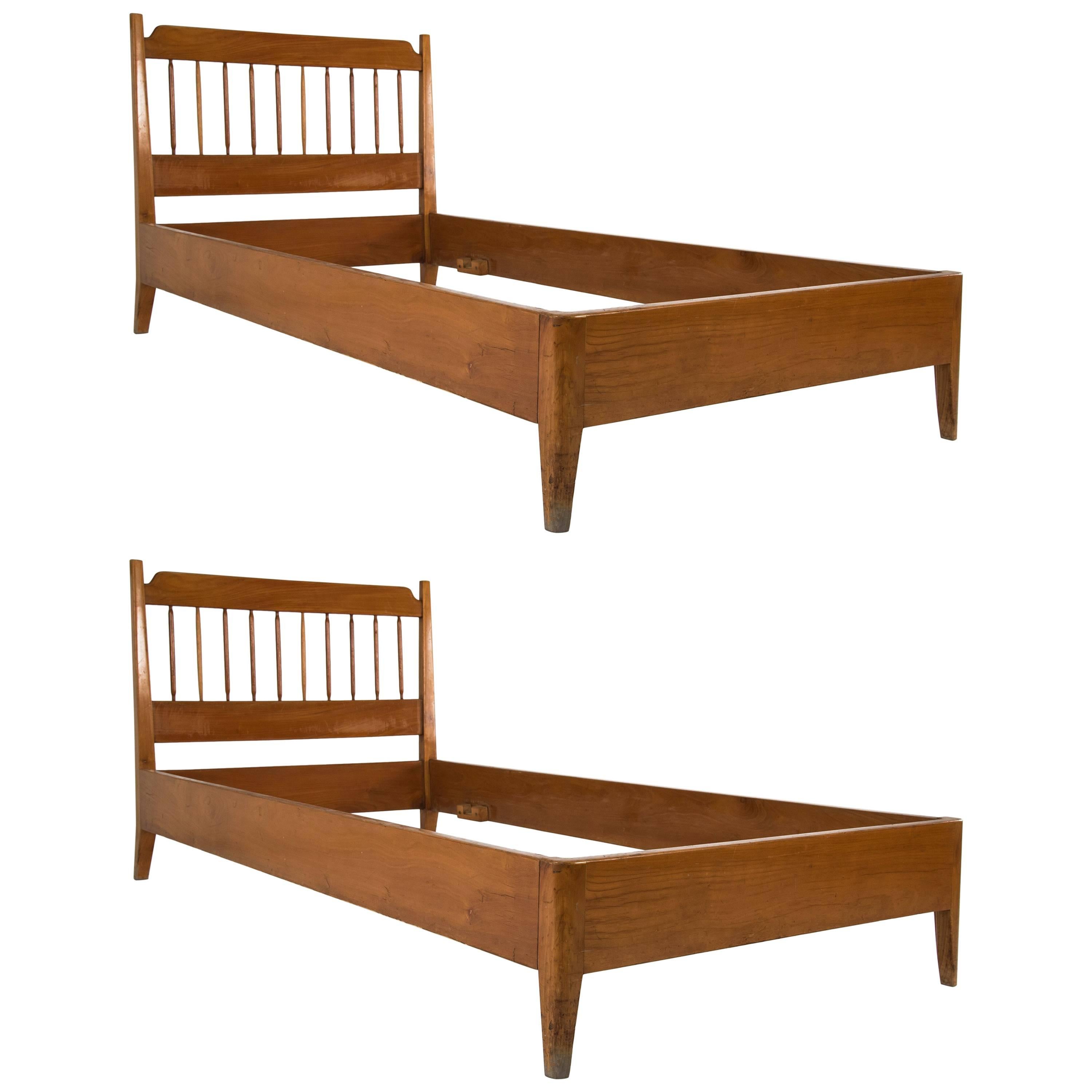 Pair of Walnut Beds by Osvaldo Borsani, Italy, 1950s For Sale