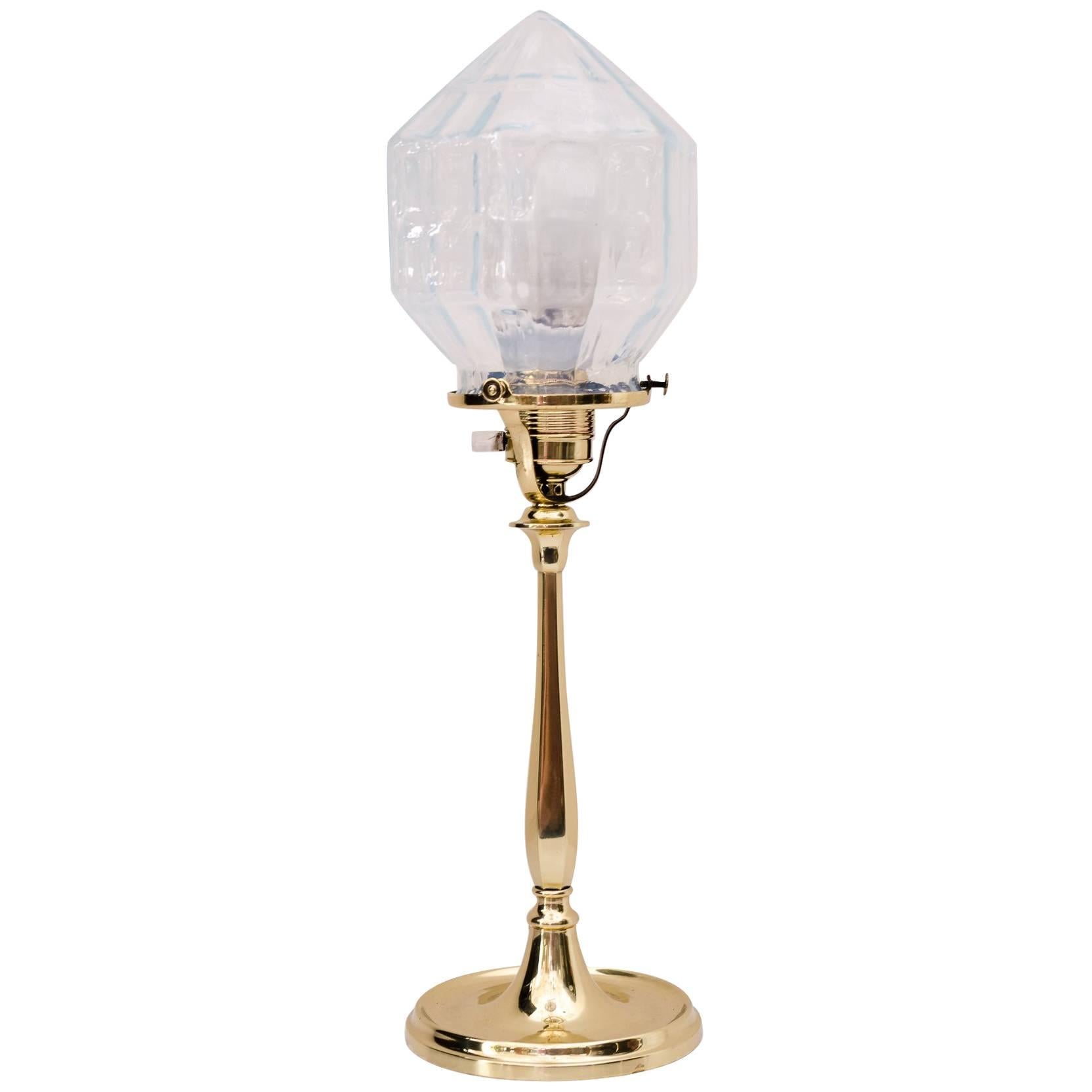 Jugendstil-Tischlampe mit Opalglas, um 1910 im Angebot