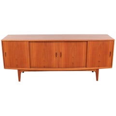 Mid-Century Modern Scandinavian Side Board in Teak by H.P. Hansen 11