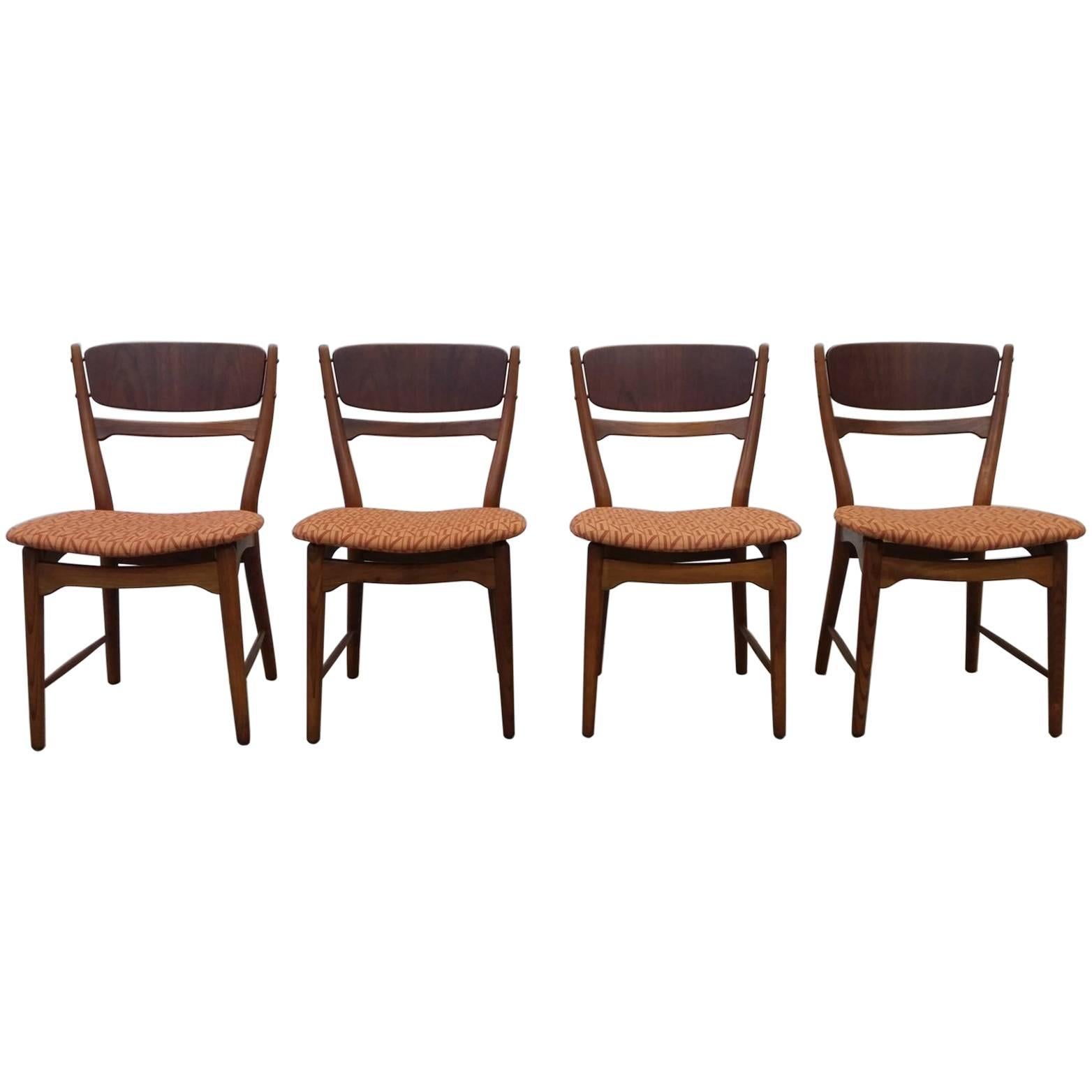 Set of Four Dining Chairs in Walnut and Teak, by Arne Wahl Iversen For Sale