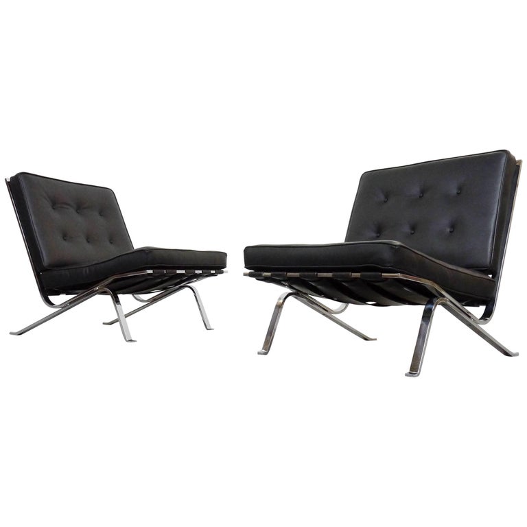 Pair of RH301 Flat Bar Lounge Chairs in black leather Robert Haussmann. De Sede at 1stDibs