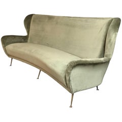 Elegant Italian Design Mid-Century Celadon Velvet Curved Sofà 1950