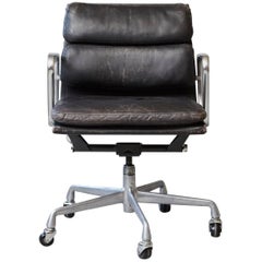 Eames Aluminum Group Black Leather Soft Pad Chair on Casters for Herman Miller