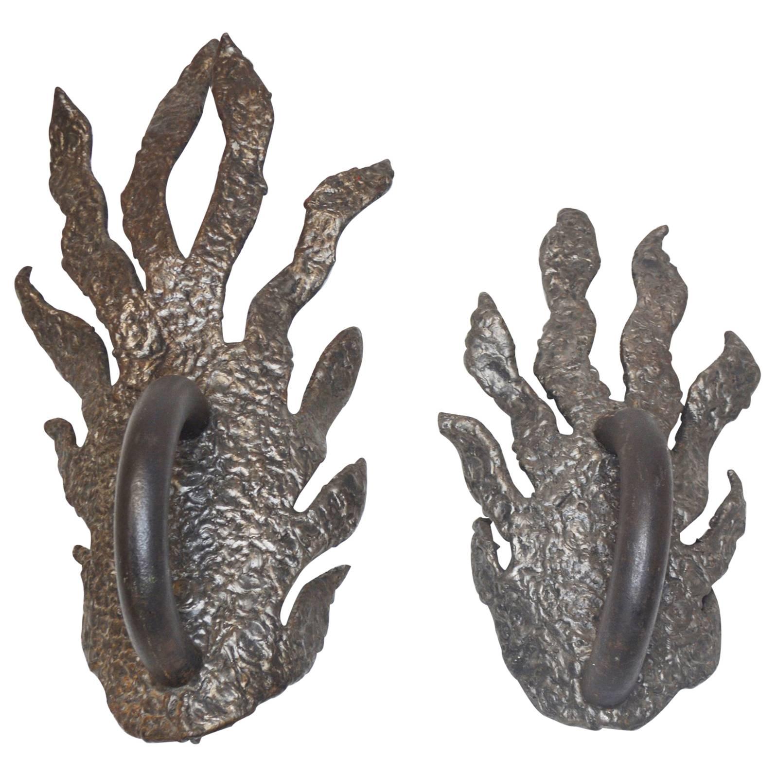 Paar skulpturale Bronze-Türgriffe