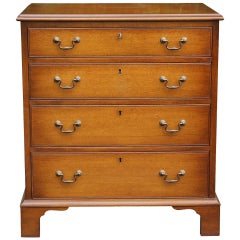 Bachelor
s Chest in Mahogany