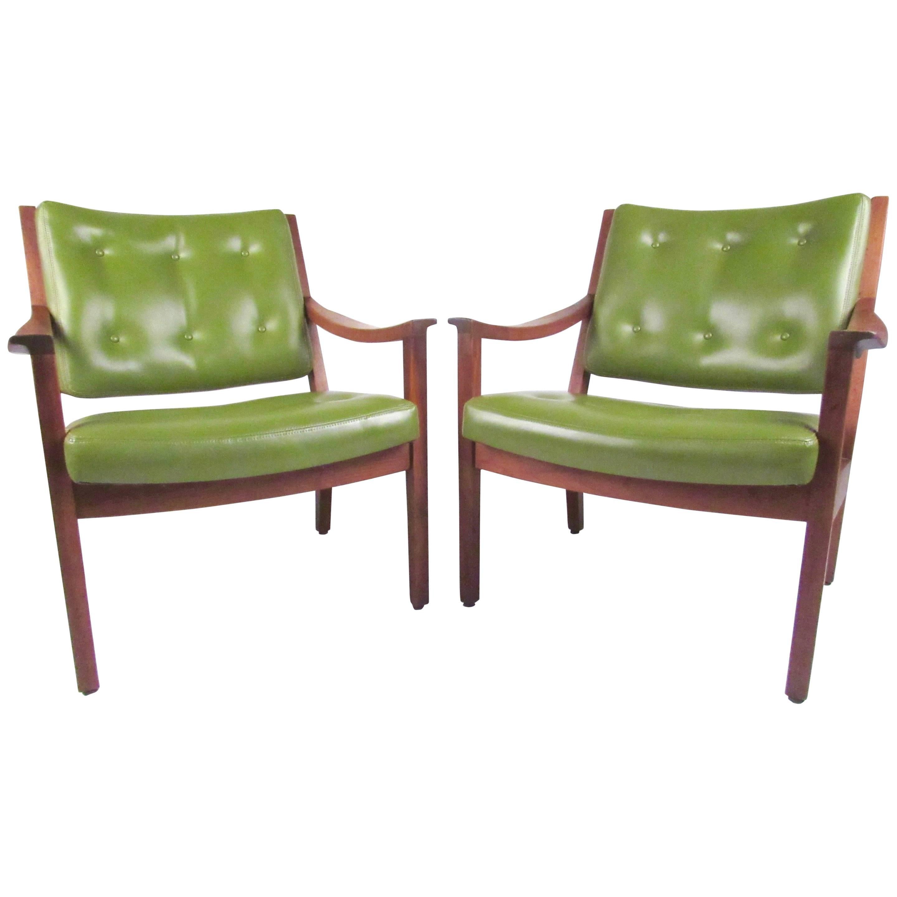 Pair of Vintage Modern Armchairs by Gunlocke at 1stDibs